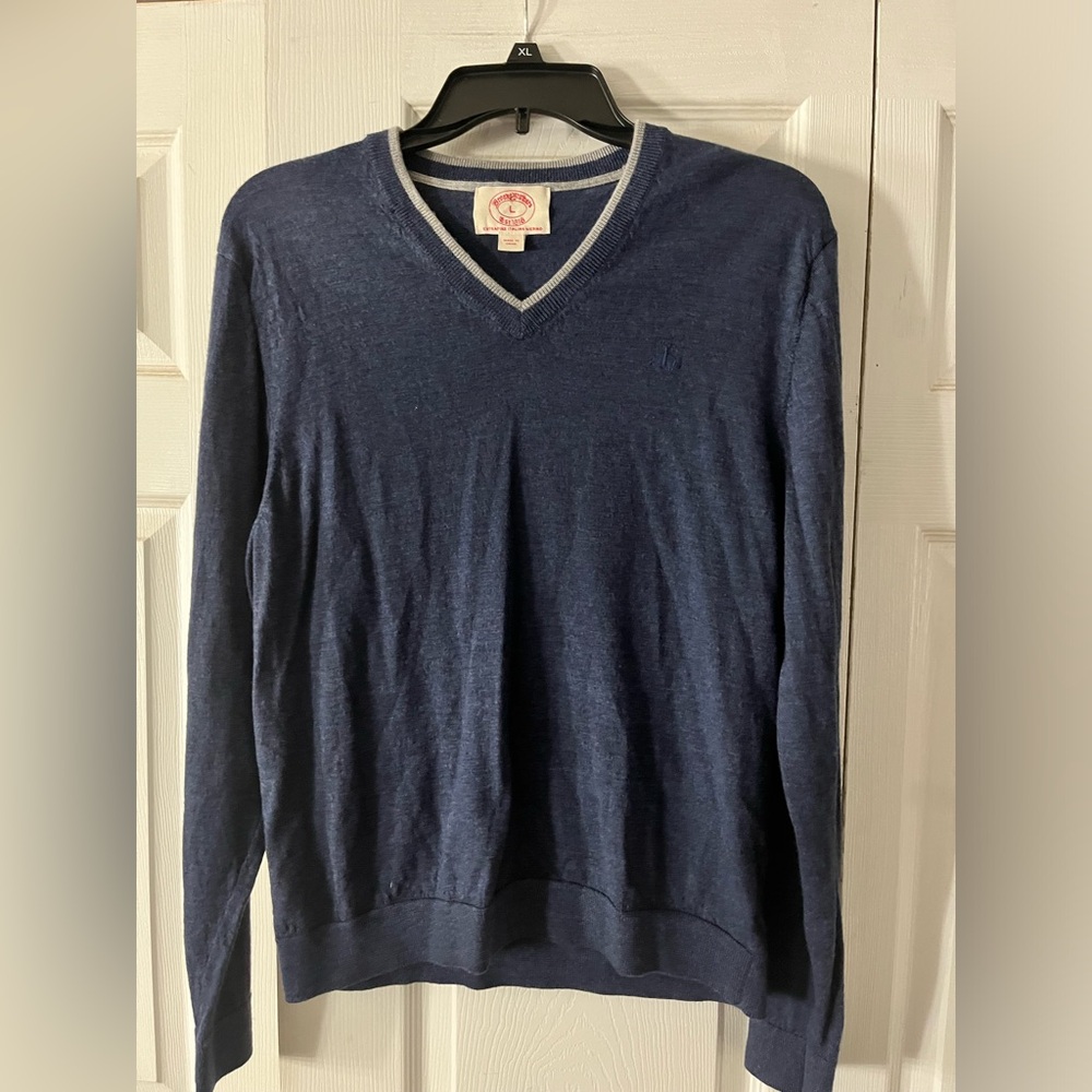 Men’s size large Brooks Brothers sweater